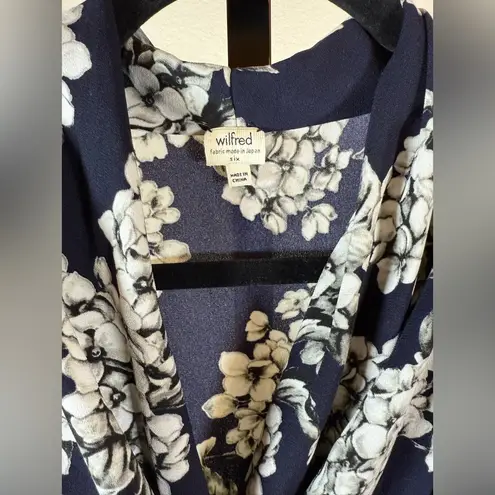 Wilfred Navy Floral Wrap Dress 3/4 Sleeve Chic Feminine Aritzia Size 6 Chic Blue