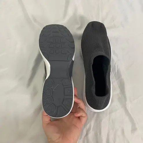 Chunky Slip On Soft Sole Walking Workout Sneaker EU 42 / US 11.5 WMNS Gray