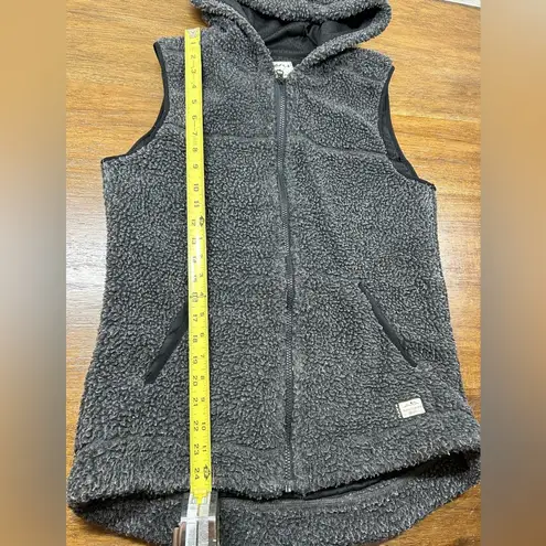 KAVU Size M Grey Women’s Vesty Fleece Vest