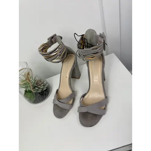 Cute Womens Sandals Size 8 Gray