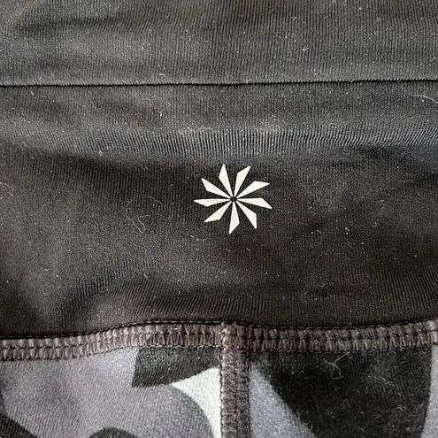 Athleta Relay Camo Capri 2.0, size XS