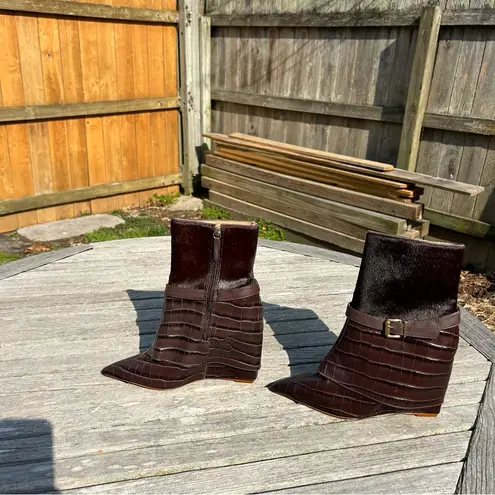 Schutz NWOB Jorian Womens Brown Crocodile Embossed Leather Wedge Bootie Size 10