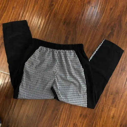 Nicole Miller Geometric Black and White Pants in Size M Size M