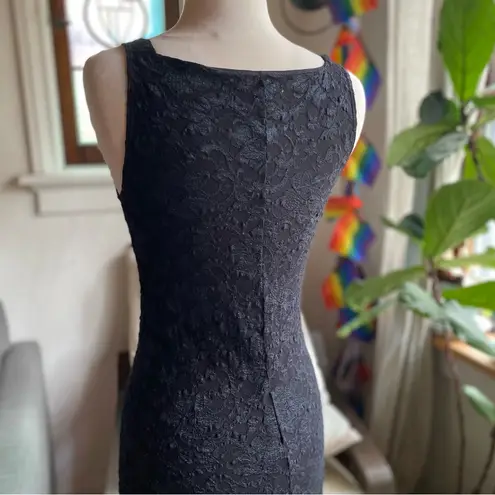Y2K Harlow Classic and Elegant Black Lace Sheath Style Sleeveless Dress size 4