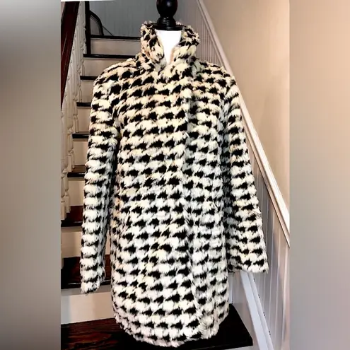 Black and White Houndstooth Faux Fur Teddy Notched Collar Pea Coat NWT Size M
