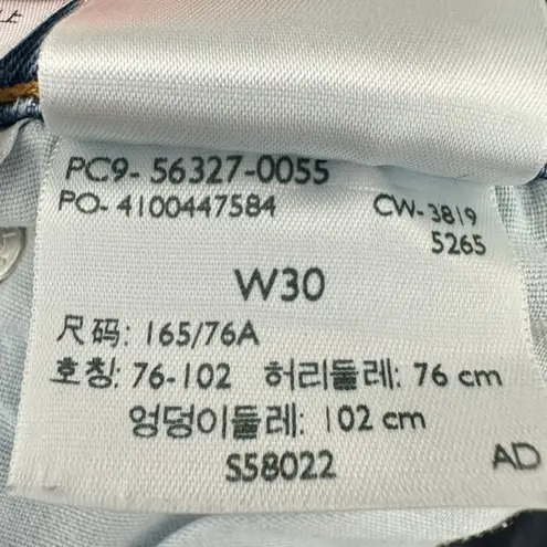 Levi Strauss & CO. Levi's 501 Denim Shorts Women's Size 30 Blue Frayed Hem Button Fly Classic