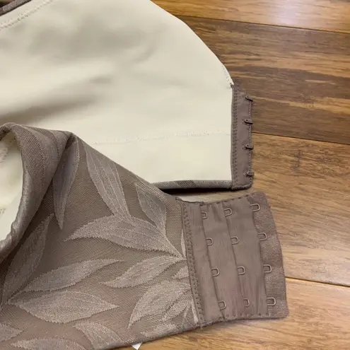 Cacique Lightly Lined Balconette Bra Womens Size 40DDD Taupe Leaf Full Coverage