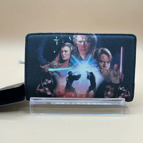 A Very Cool Beautiful Rare Disney Loungefly X Star Wars NWT snap Zip Wallet Black
