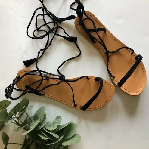 Wild Diva Lounge Black Tanaya Wrap Sandals. Size 8.5