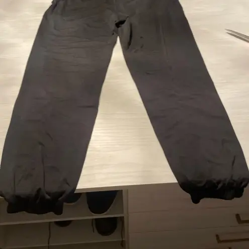 Vuori ’s Women’s Black Dreamy Jogger