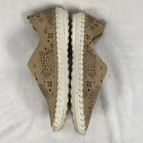 Bernie Mev Women's, TWO9 Slip ON Comfort Leather Taupe Shoes Size 38 US 7.5 Brown