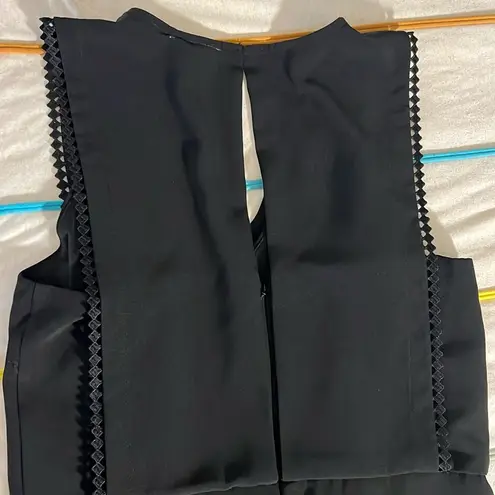 Neiman Marcus Size 10 Black Sleeveless Jumper