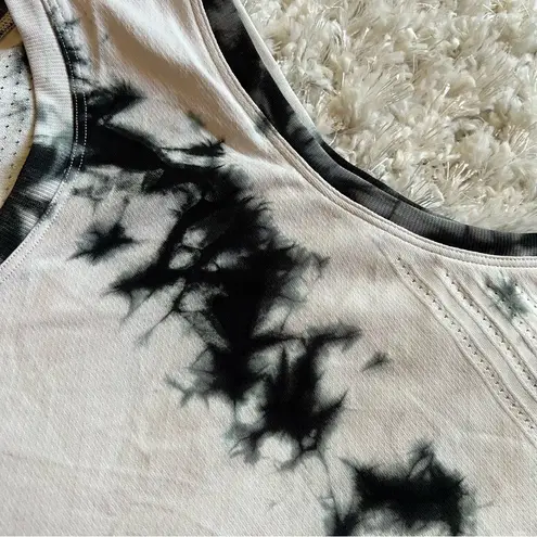 Lululemon Train To Be Tank Top *Shibori Size 10