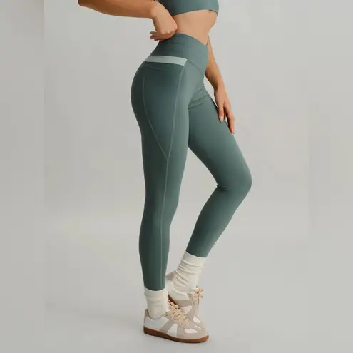 Berlook Activewear Sage Green High Waisted Pockets Leggings 26"