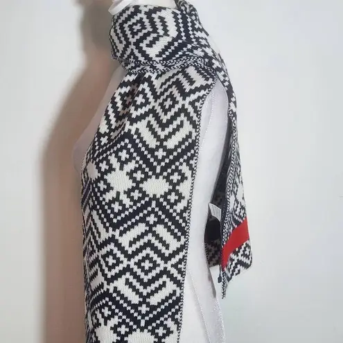 Tommy Hilfiger  Black and Red Knit Scarf NWOT One Size Preppy Winter Scarf