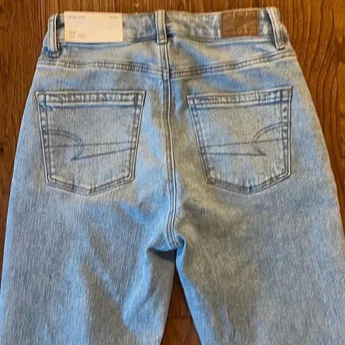 American Eagle  NWT strigid high rise mom jeans 24/00