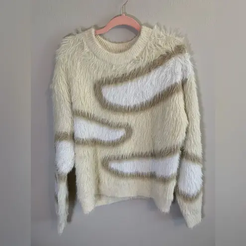 Storia  Abstract Eyelash Fuzzy Sweater size M‎ thumbnail 3