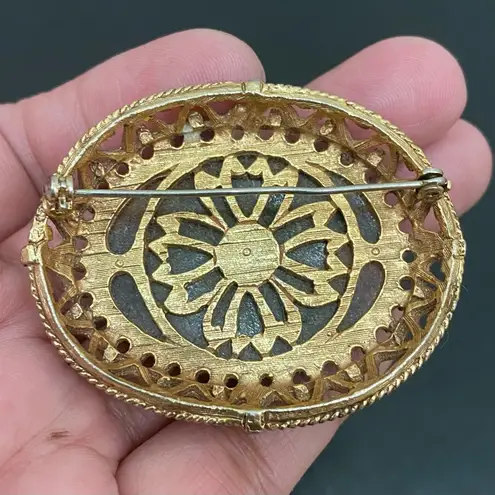 Vintage Baltic Amber Oval Cabochon Ornate Gold