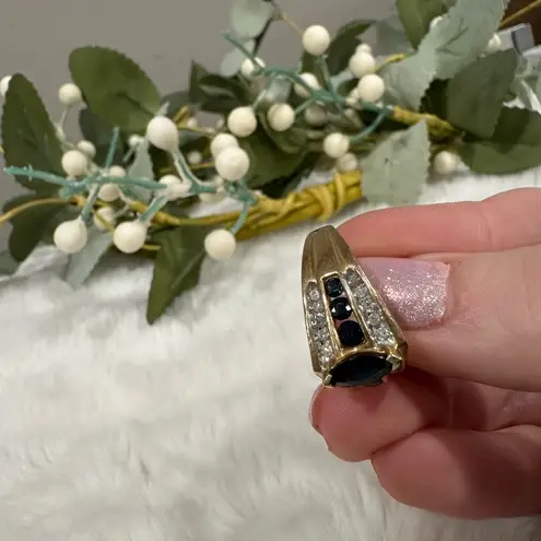 14K White Gold Sapphire & Diamond Ring