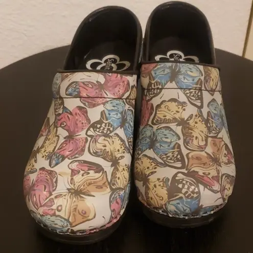 SANITA Mariposa Colorful Butterfly Nurse Doctor Medical Clogs Size 36 NWOT #3035