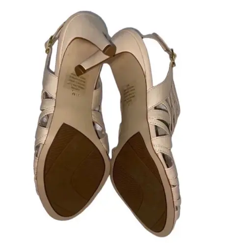 Marc Fisher  Cream Leather Sandals (7.5M)