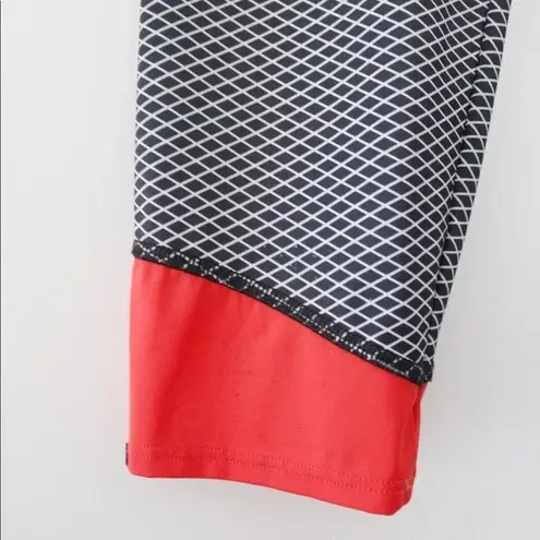 Onzie Sky Capri Leggings NWOT Size S/M