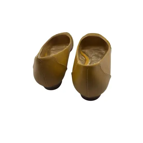 Avenue Size 9W Ruffled Top Design Mustard Yellow Ballet Flats By Avenue Gold