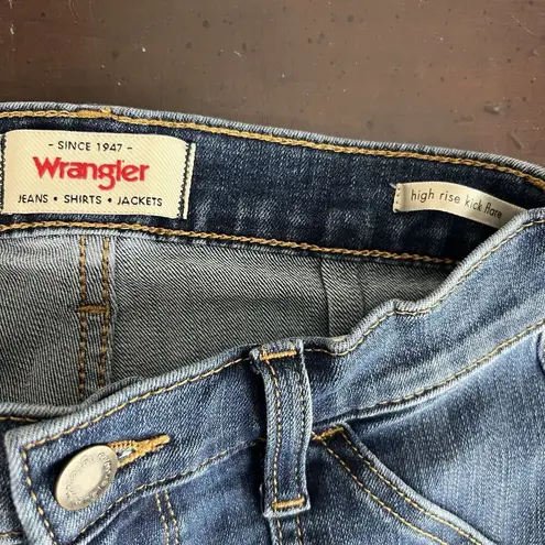 Wrangler  Kick Flare Cropped Jeans Utility Pockets Blue Denim Women’s Size 0/25