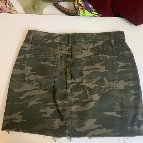 JEAN DENIM SKIRT….CAMO COLOR SIZE MEDIUM Green