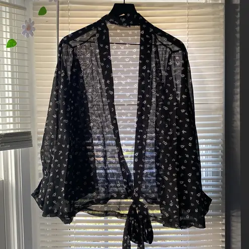 Blu Pepper Blue Pepper black white floral oversized short kimono