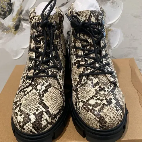 Dirty Laundry No Doubt Ankle Boots Size 7-1/2