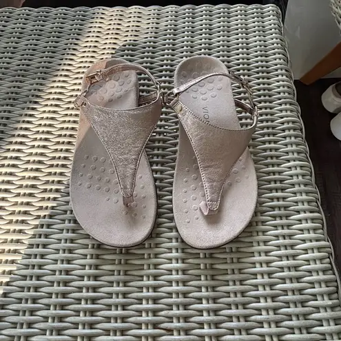 Vionic  Kirra Leather Thong Rose‎ Gold Sandals size 9.5 boho coastal Workwear