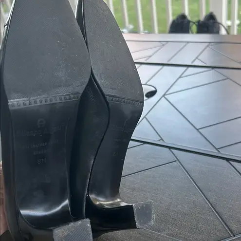 Etienne Aigner Strada ladies black leather pumps size 8 M old money preppy emo