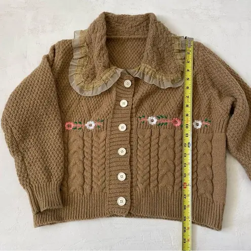 Vintage Sweater Grandma’s Peter Pan Collar Floral Embroidered Tan Size M