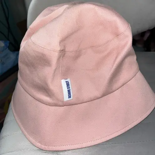 Pink Sesame Street Bucket hat from Universal studios Japan Red