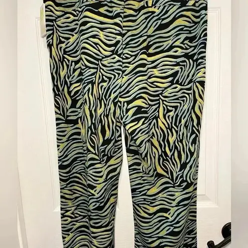 Be Proud Size Large Animal Print Straight Leg Flat Front Pants Size Large NWT Black