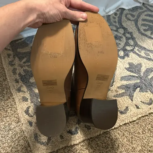 Gap  Leather Zip Block Heeled Bootie in Tan