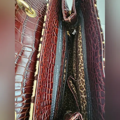 Clever Carriage Hand