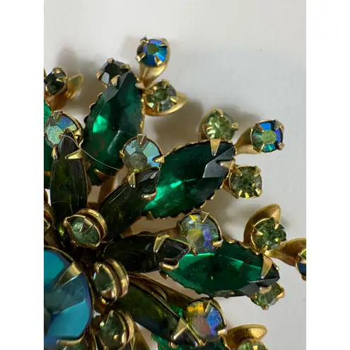 Vintage Emerald Green Aurora Borealis Rhinestone Flower Brooch Pin