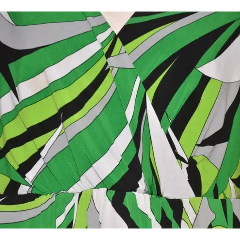 Tiana B . Green Abstract Pattern Faux Wrap Tunic Blouse Size 1X Stretch Pockets