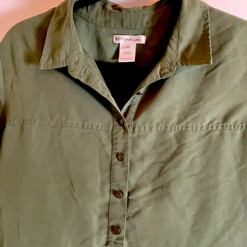 Reynah Couture Green Button