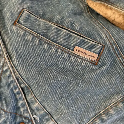Calvin Klein VTG  Sherpa Lined Trucker Jean Jacket Sz M Faded 100% Cotton Pockets - Image 3