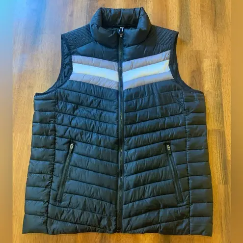 Fabletics  Fenway puffer quilted zip vest. Black white gray. Women’s XL