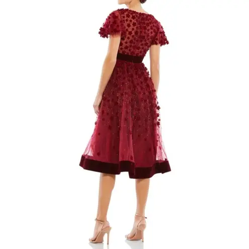 Mac Duggal Burgundy Floral Appliqué Flutter Sleeve Velvet Hem Midi Dress Size 16