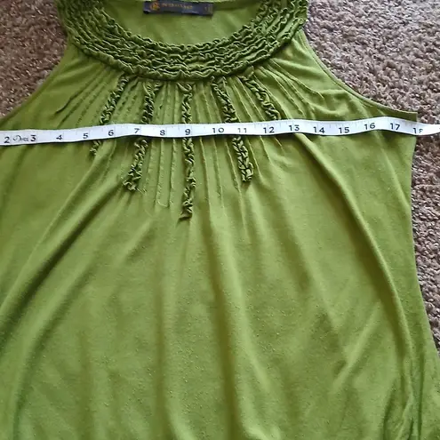 Outback Red OUT BACK RED green ruffle neck scrunch bottom top size medium