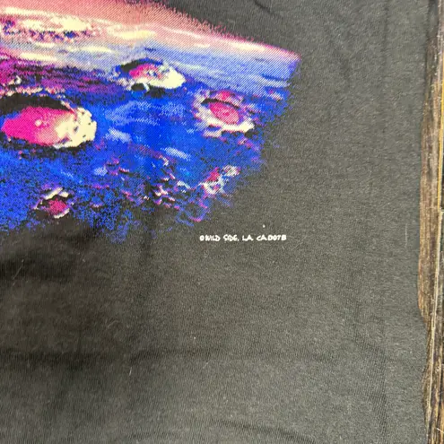 Delta NWOT Vintage Wild Side Alien Crater Universe Black Crewneck Short Sleeve T-shirt Sz Large
