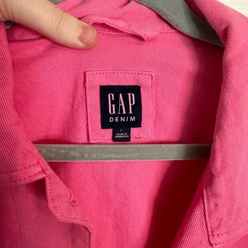 Gap Pink  oversized jean jacket Size Large with pockets