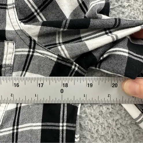 Old Navy  Long Sleeve Button‎ Front Flannel White Buffalo Plaid Black Women's S
