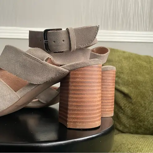 Seychelles Antiques Strappy Sandal In Grey Suede Leather Women’s size 8