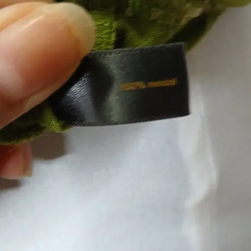 Outback Red OUT BACK RED green ruffle neck scrunch bottom top size medium